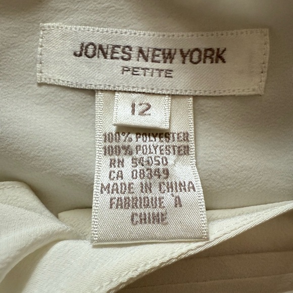 Jones New York White Blouse with Gold Buttons - Picture 3 of 3